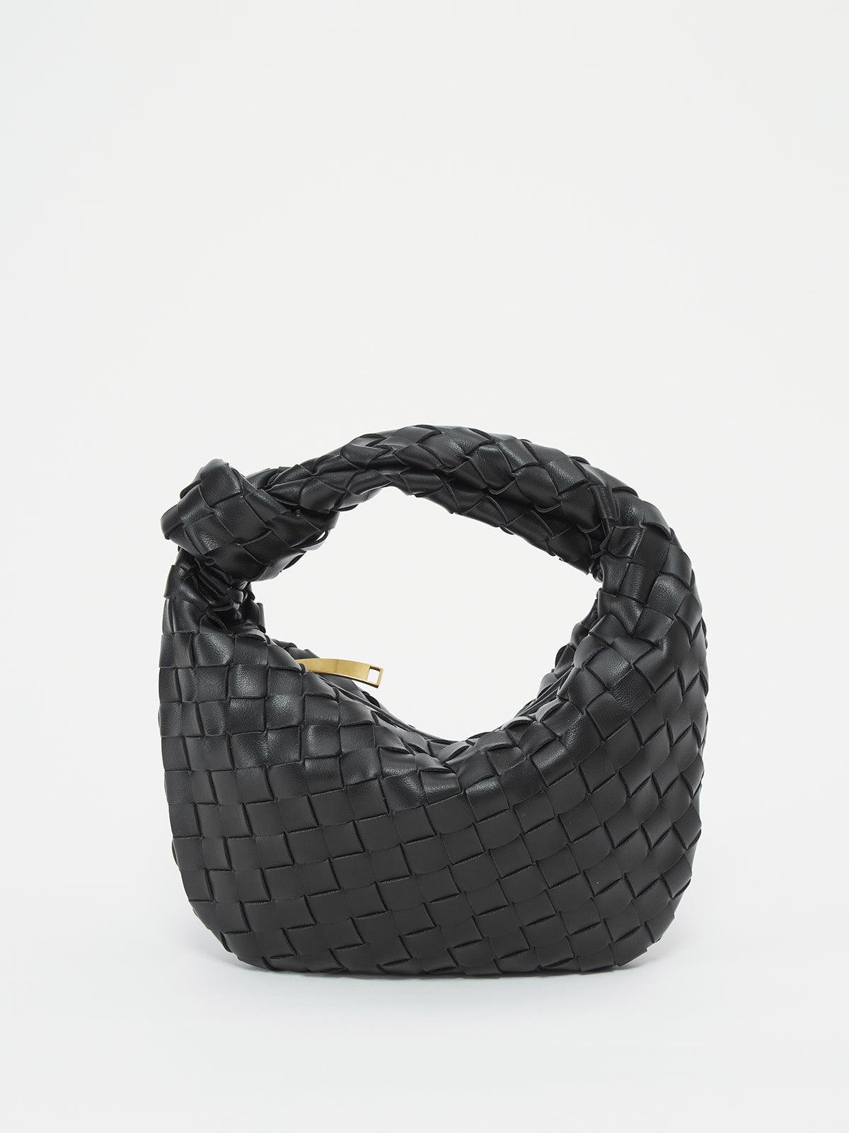GR | Casual and Relaxed Bag Design
