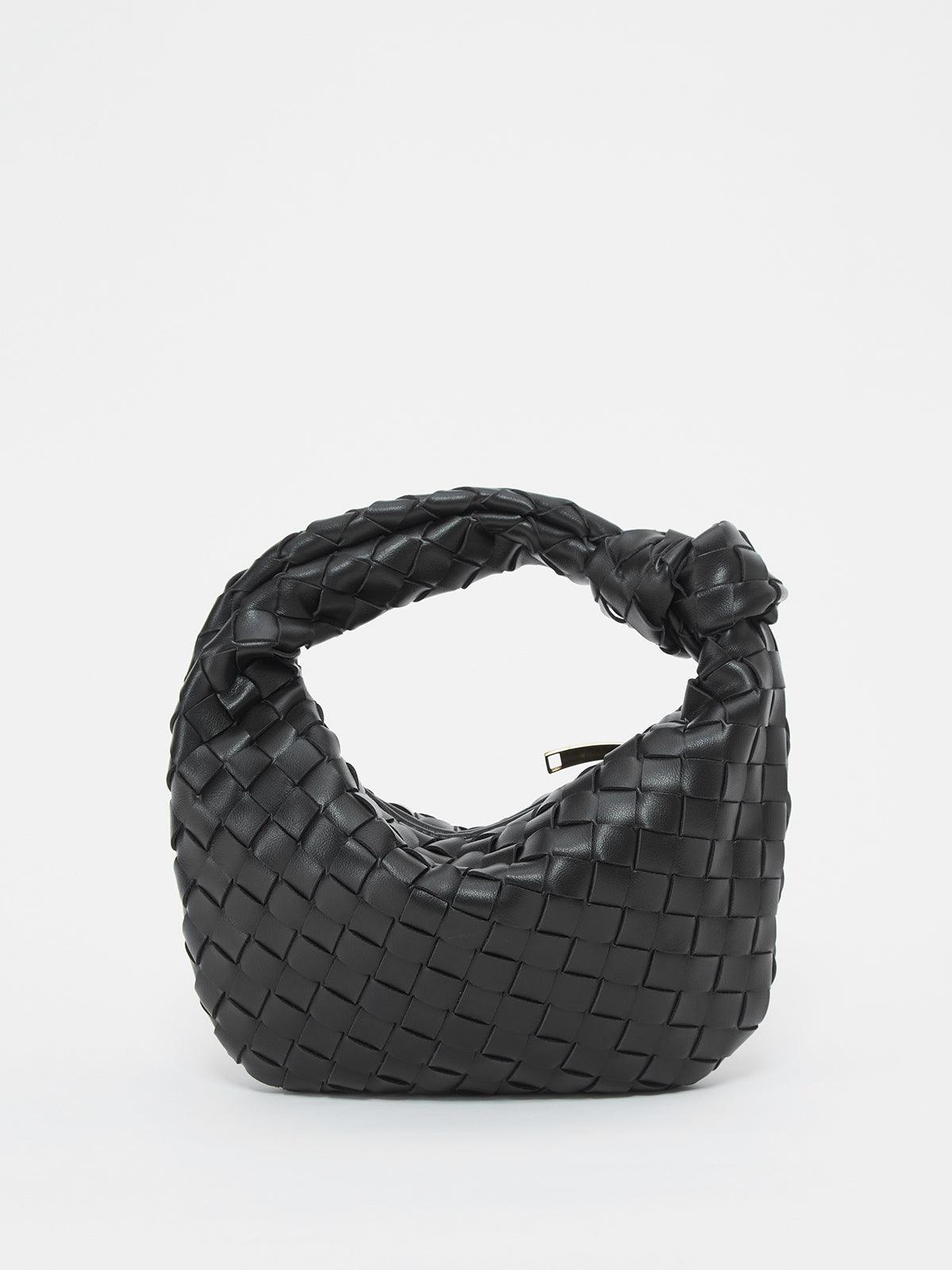 GR | Casual and Relaxed Bag Design