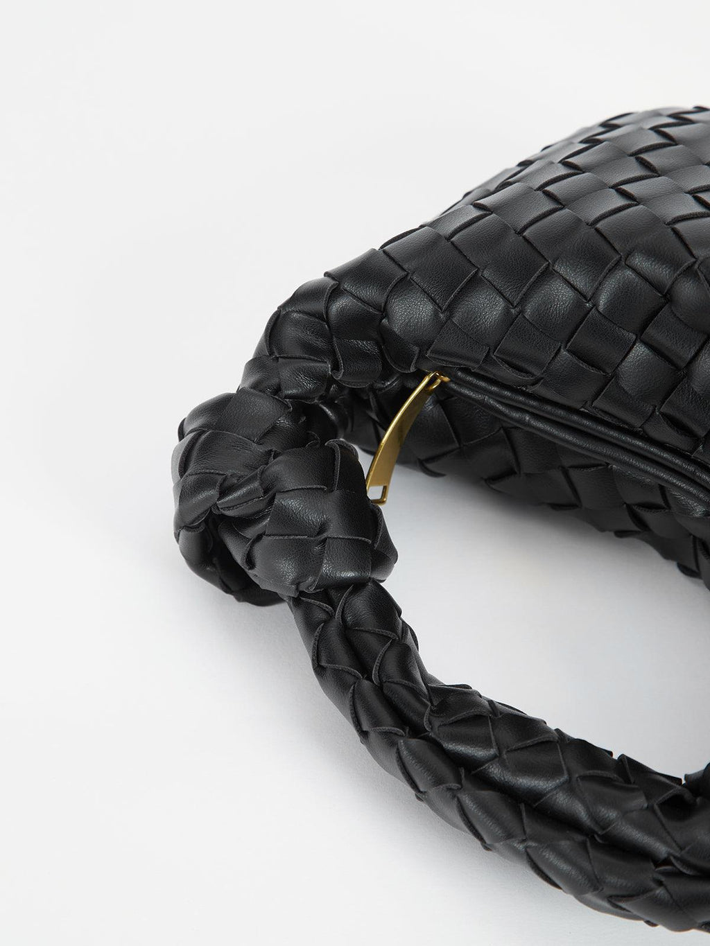 GR | Casual and Relaxed Bag Design