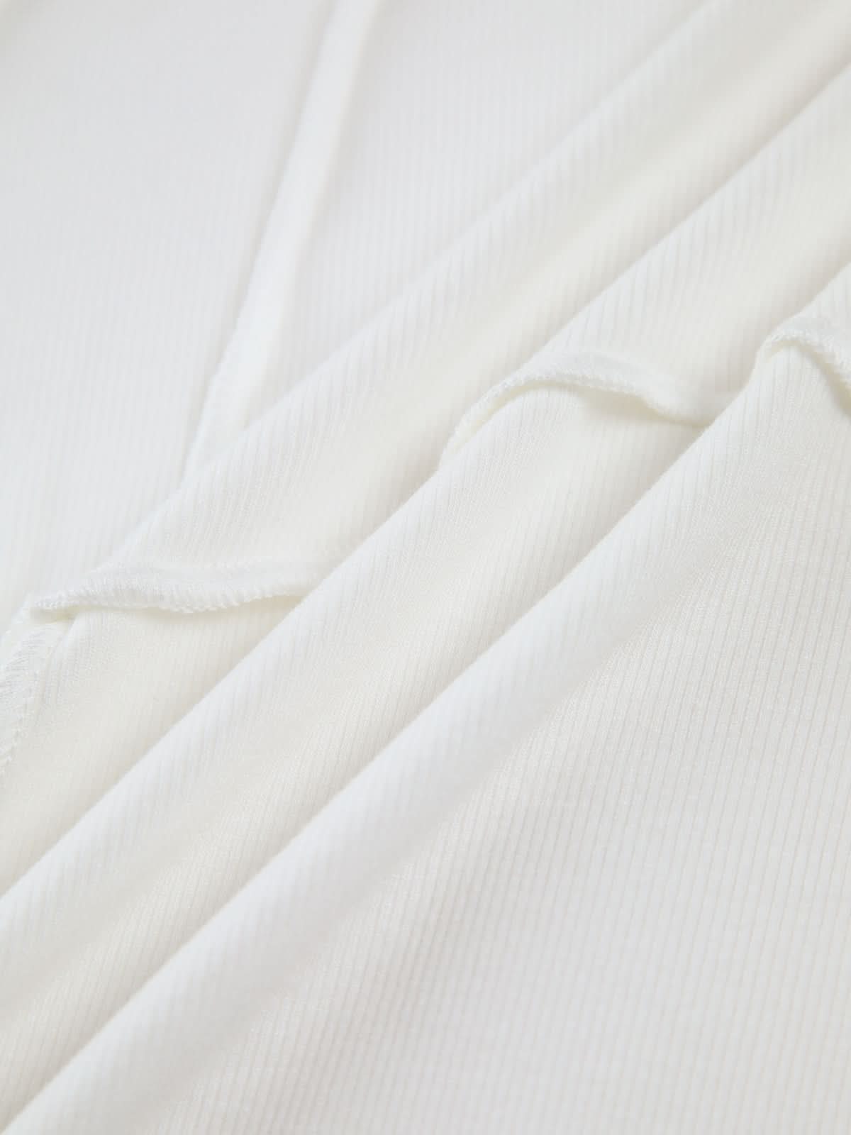 GR | Stylish ribbed shirt with seam accents