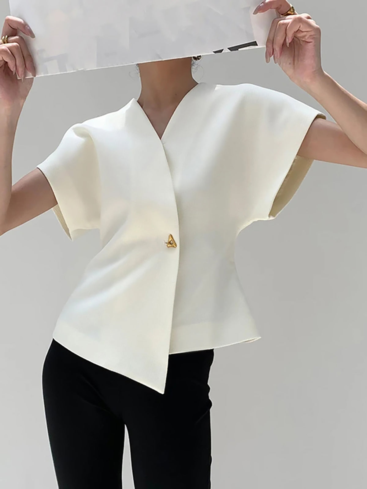 GR | Asymmetrical V-neck top with lightweight fabric for women