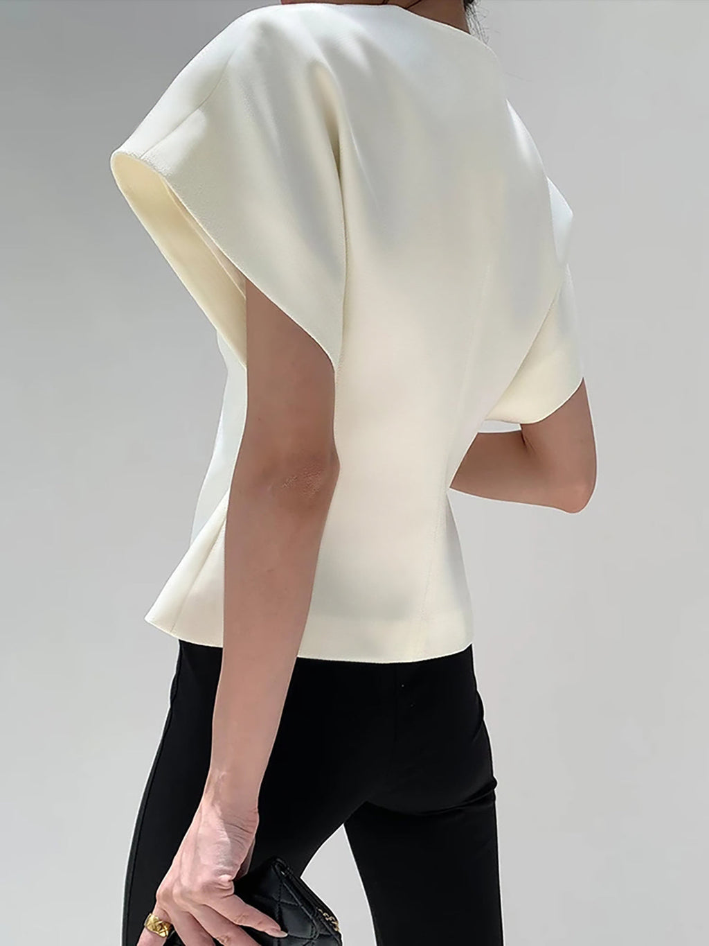GR | Asymmetrical V-neck top with lightweight fabric for women