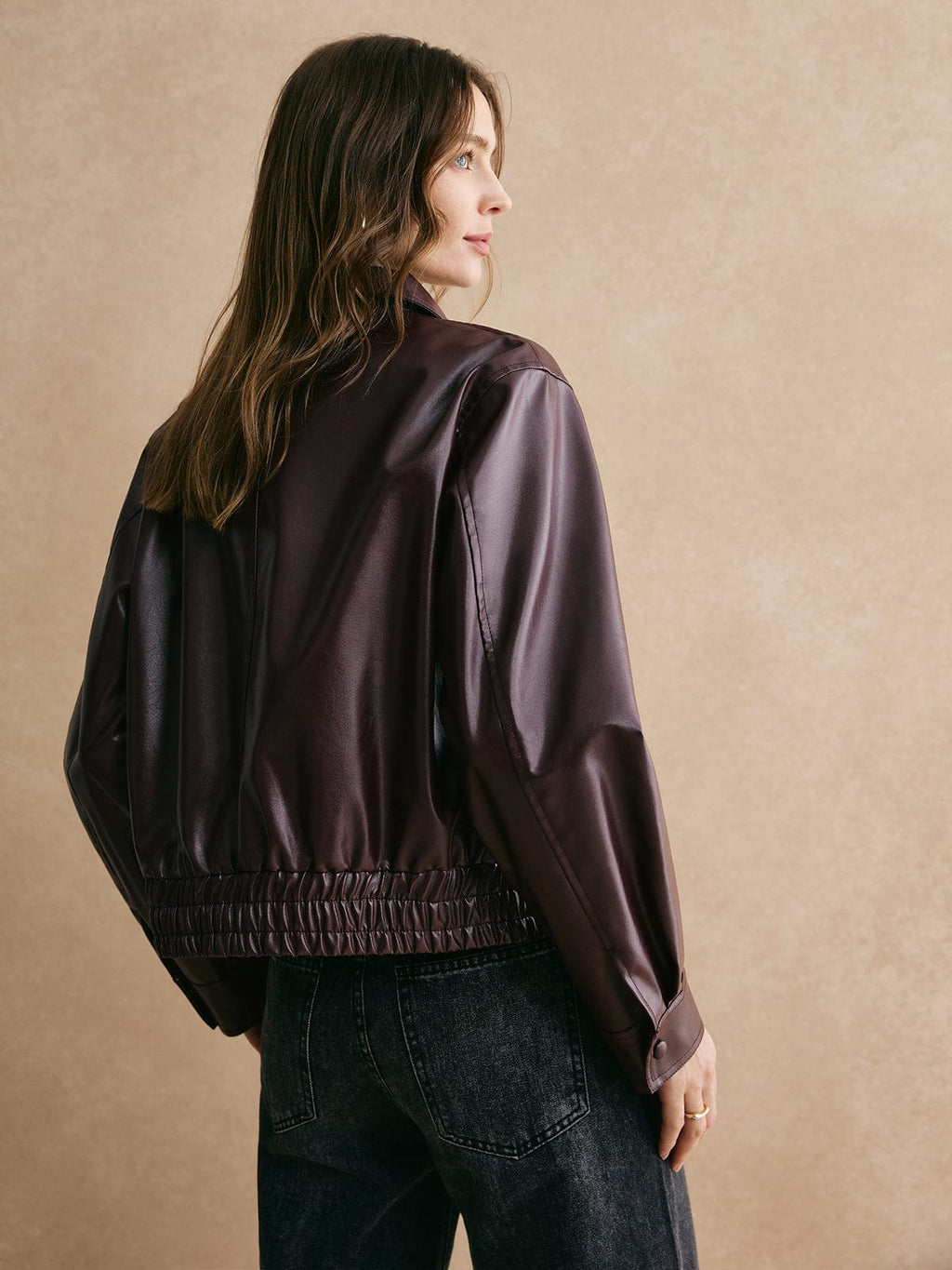 GR | Cropped Leather Jacket: Modern, Elegant & Timeless