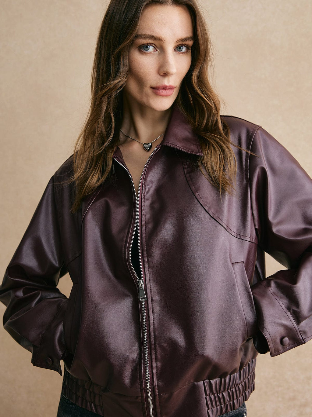 GR | Cropped Leather Jacket: Modern, Elegant & Timeless