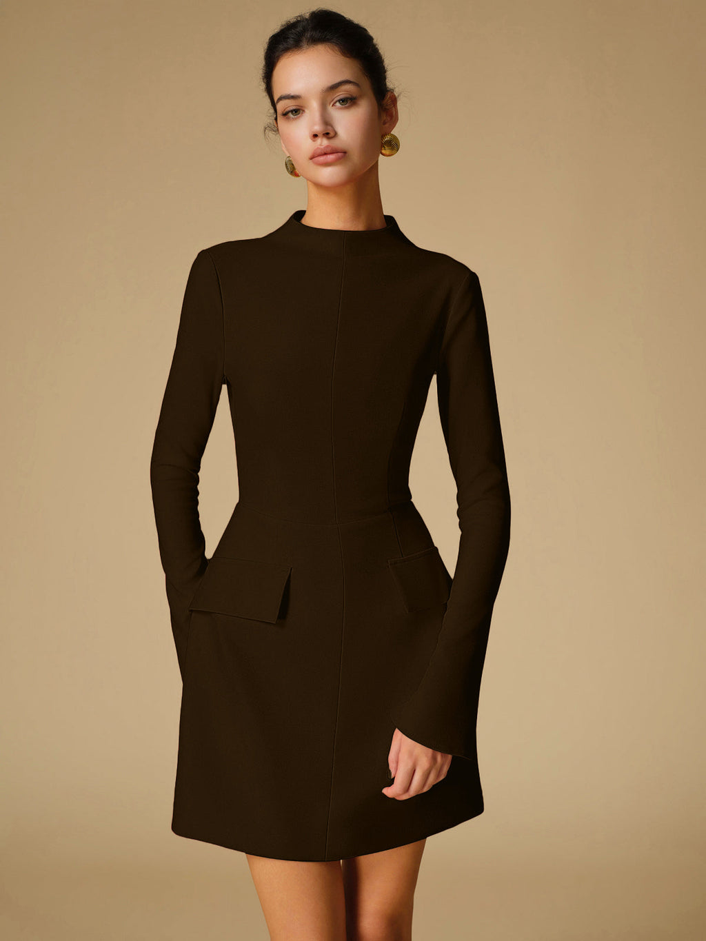 GR | Minimalist, simple dress with a low back