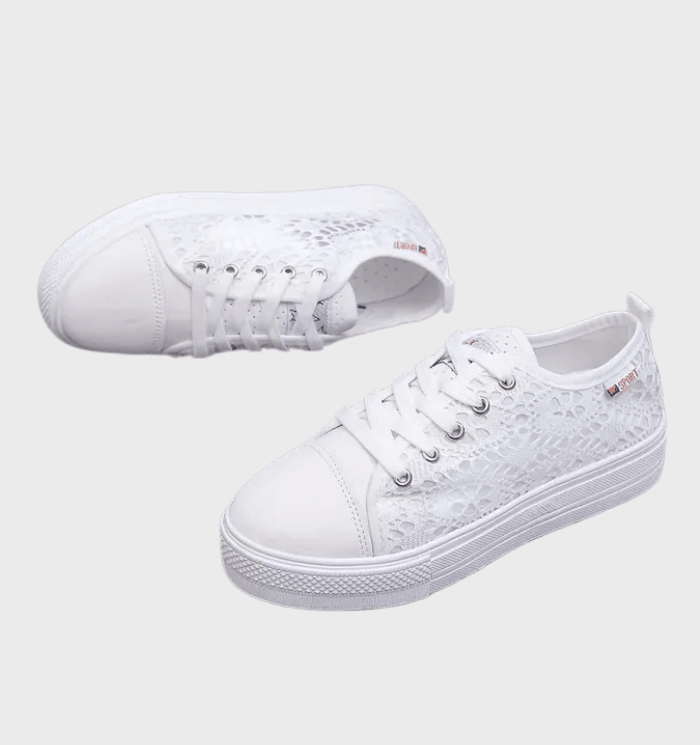 GR | Stylish low-cut lace-up sneakers with side details and a secure fit
