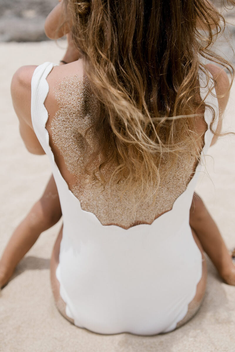 GR with wavy edges and U-neck