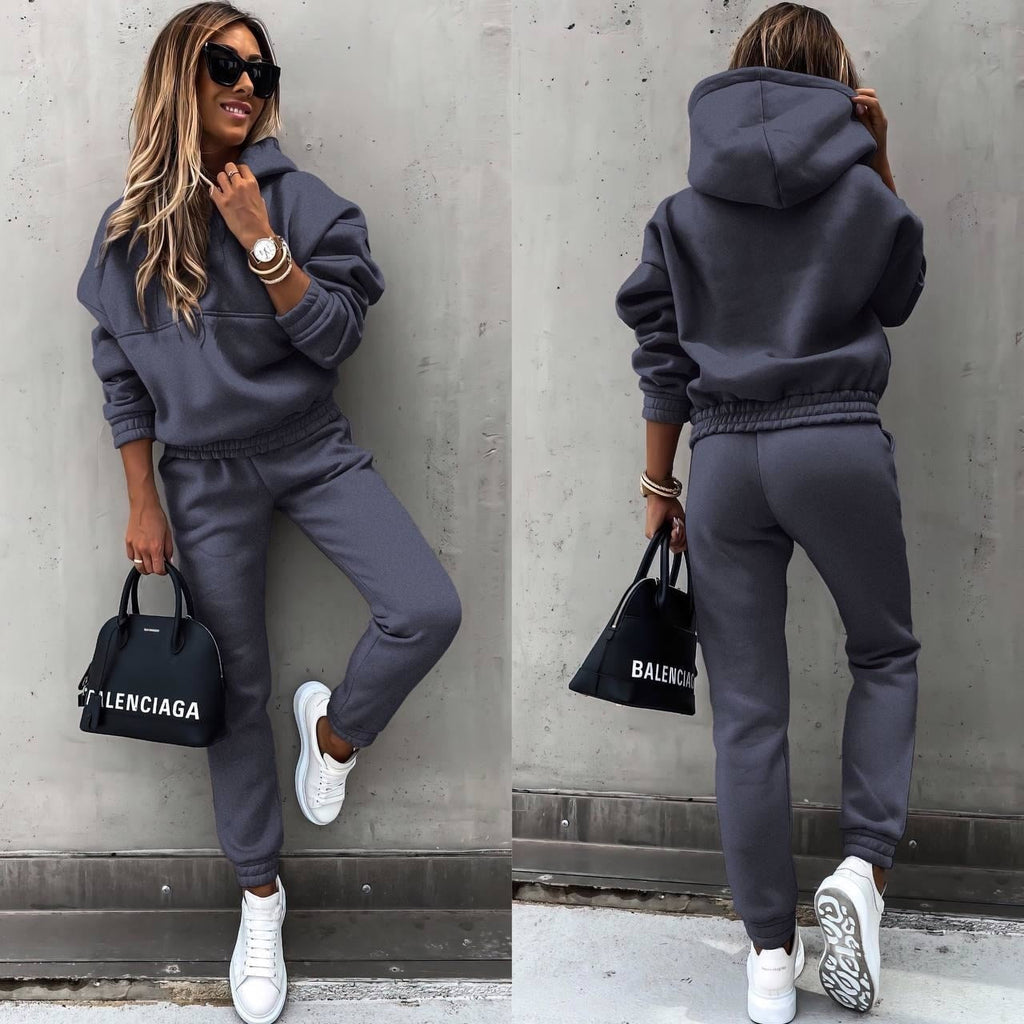 GR | Set - comfortable women's jogging suit with hood