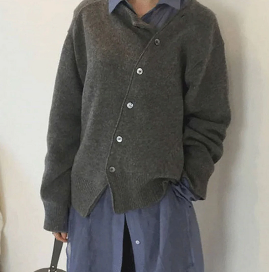 GR - Soft cashmere cardigan with diagonal button closure