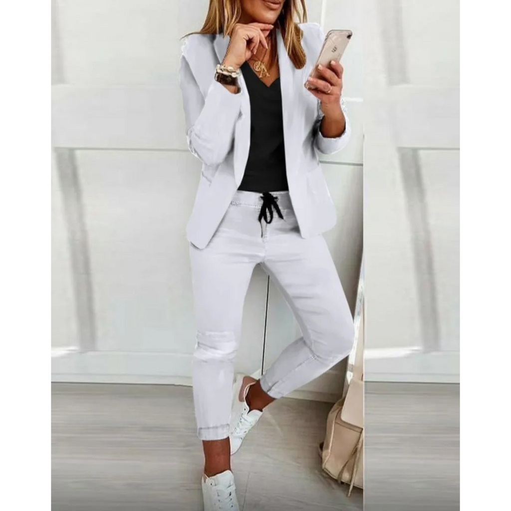 GR | Stylish women's blazer and trousers set
