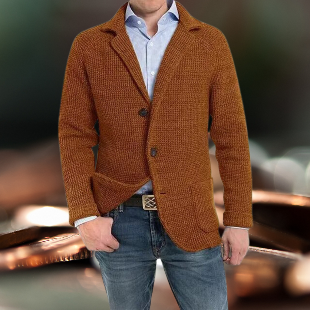 Long-sleeved blazers with turned-up collars; long-sleeved coats