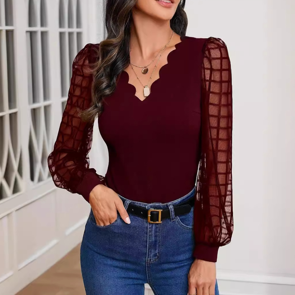 GR | Top for women with a wavy hem