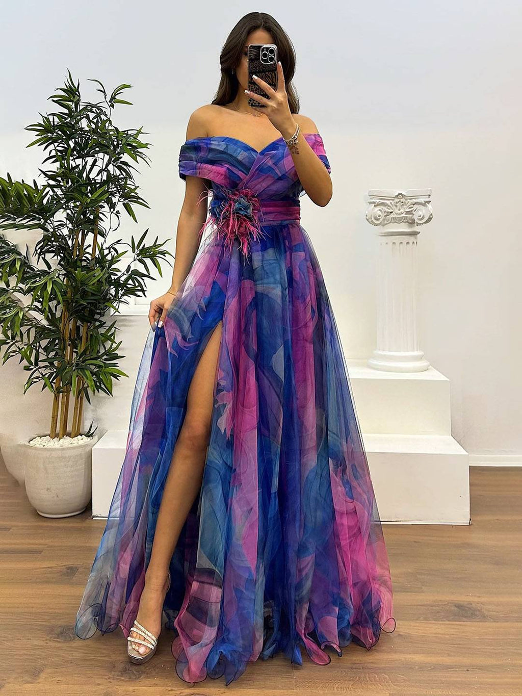 GR | Herrliches Langes Kleid aus Bedrucktem Tüll mit Floralem Bootsausschnitt, Schlitzseite, Ärmellos, Elegant, Vintage, Abendkleid für Frauen