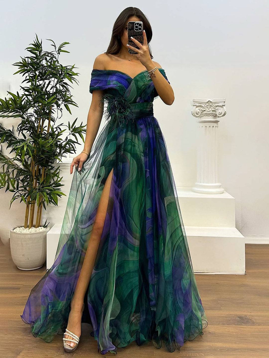 GR | Herrliches Langes Kleid aus Bedrucktem Tüll mit Floralem Bootsausschnitt, Schlitzseite, Ärmellos, Elegant, Vintage, Abendkleid für Frauen