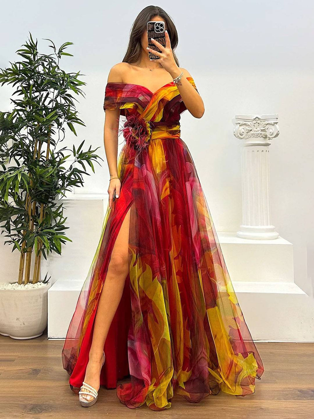 GR | Herrliches Langes Kleid aus Bedrucktem Tüll mit Floralem Bootsausschnitt, Schlitzseite, Ärmellos, Elegant, Vintage, Abendkleid für Frauen