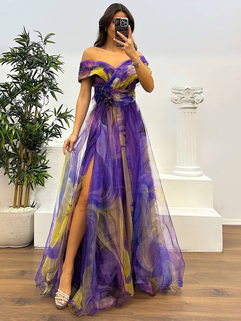 GR | Herrliches Langes Kleid aus Bedrucktem Tüll mit Floralem Bootsausschnitt, Schlitzseite, Ärmellos, Elegant, Vintage, Abendkleid für Frauen