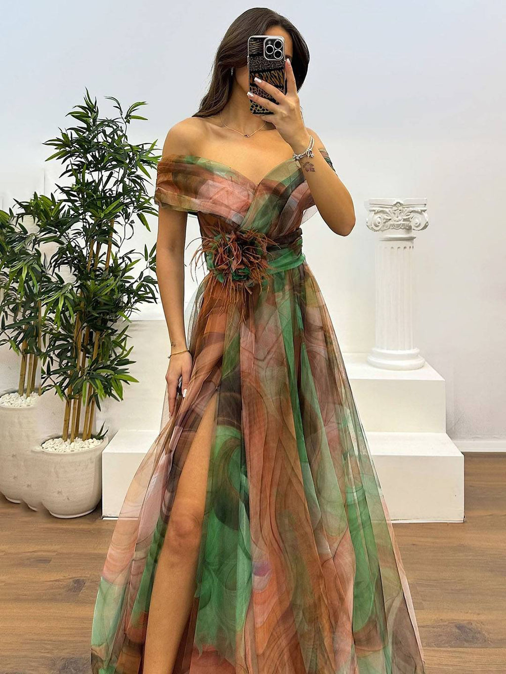 GR | Herrliches Langes Kleid aus Bedrucktem Tüll mit Floralem Bootsausschnitt, Schlitzseite, Ärmellos, Elegant, Vintage, Abendkleid für Frauen