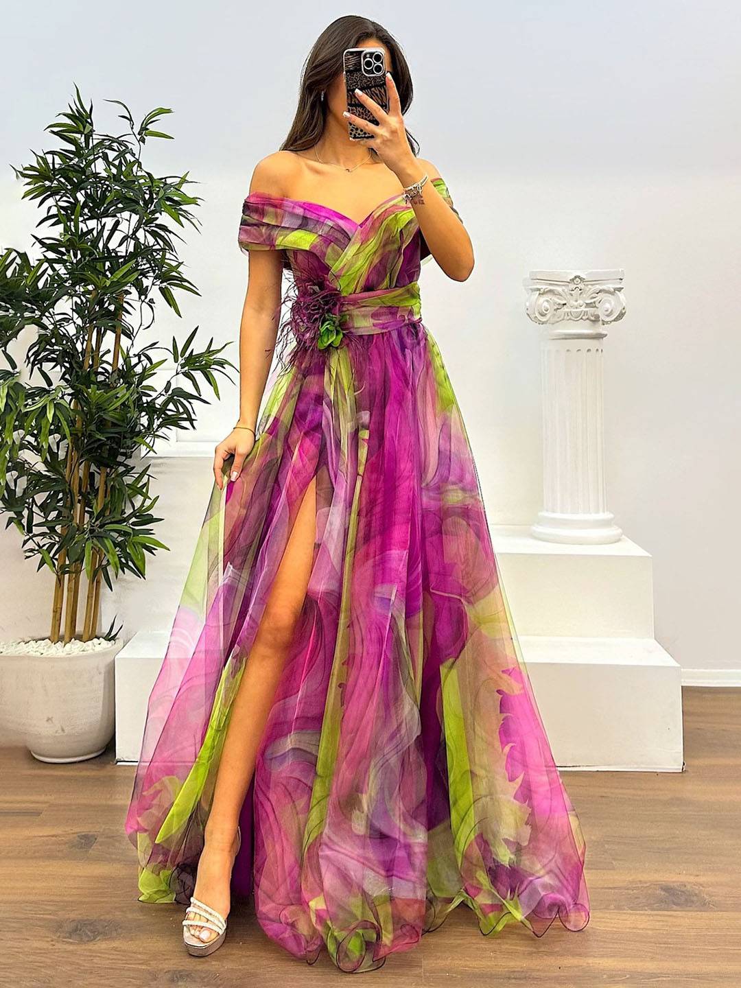 GR | Herrliches Langes Kleid aus Bedrucktem Tüll mit Floralem Bootsausschnitt, Schlitzseite, Ärmellos, Elegant, Vintage, Abendkleid für Frauen