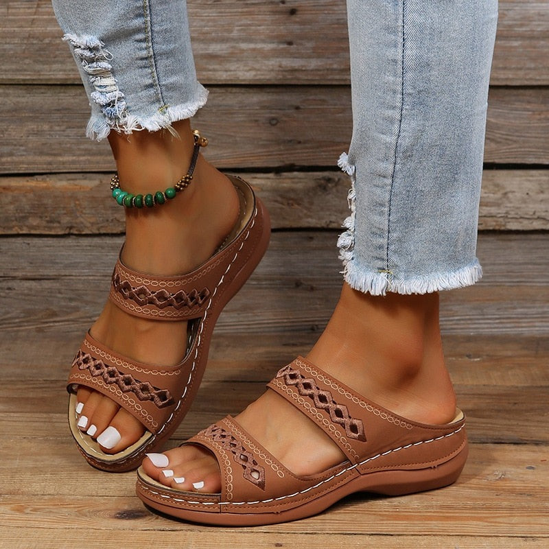 GR | Orthopedic sandals