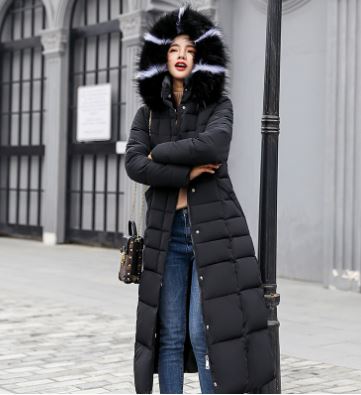 Long coat with fur collar