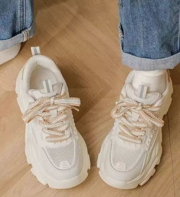 GR | Platform sneakers with a modern look