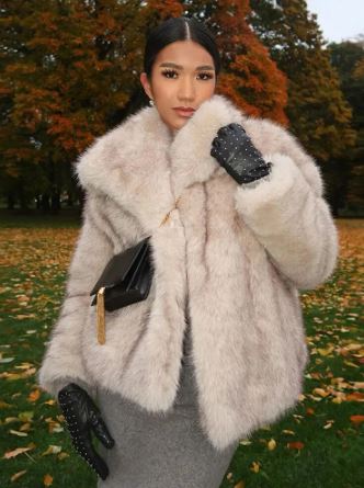GR - Elegant fluffy faux fur coat