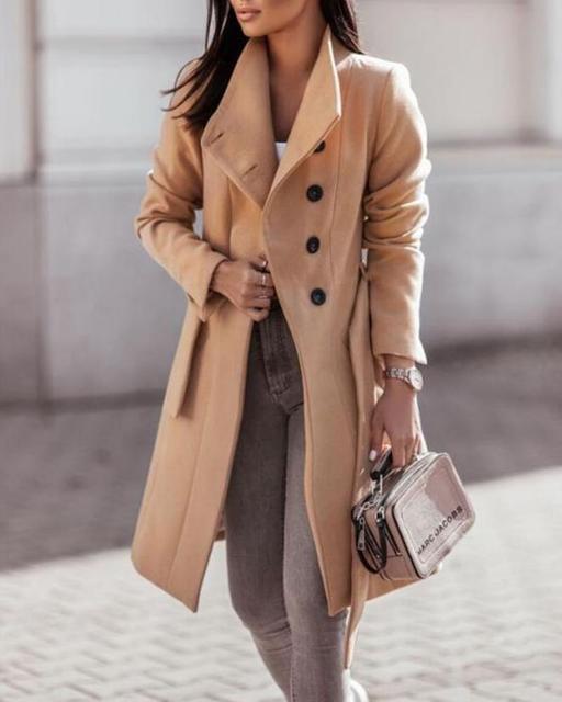 GR Winter Trend: Elegant women's coat with belt
