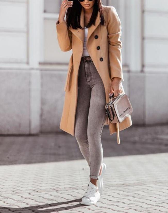 GR Winter Trend: Elegant women's coat with belt