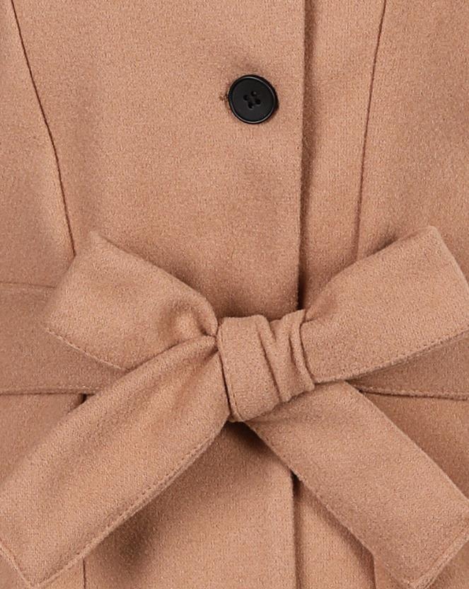 GR Winter Trend: Elegant women's coat with belt