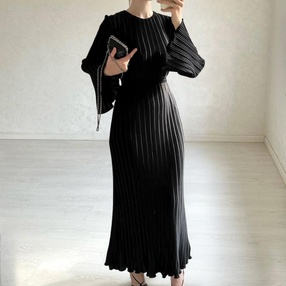 GR | Sophisticated pleated maxi dress for women
