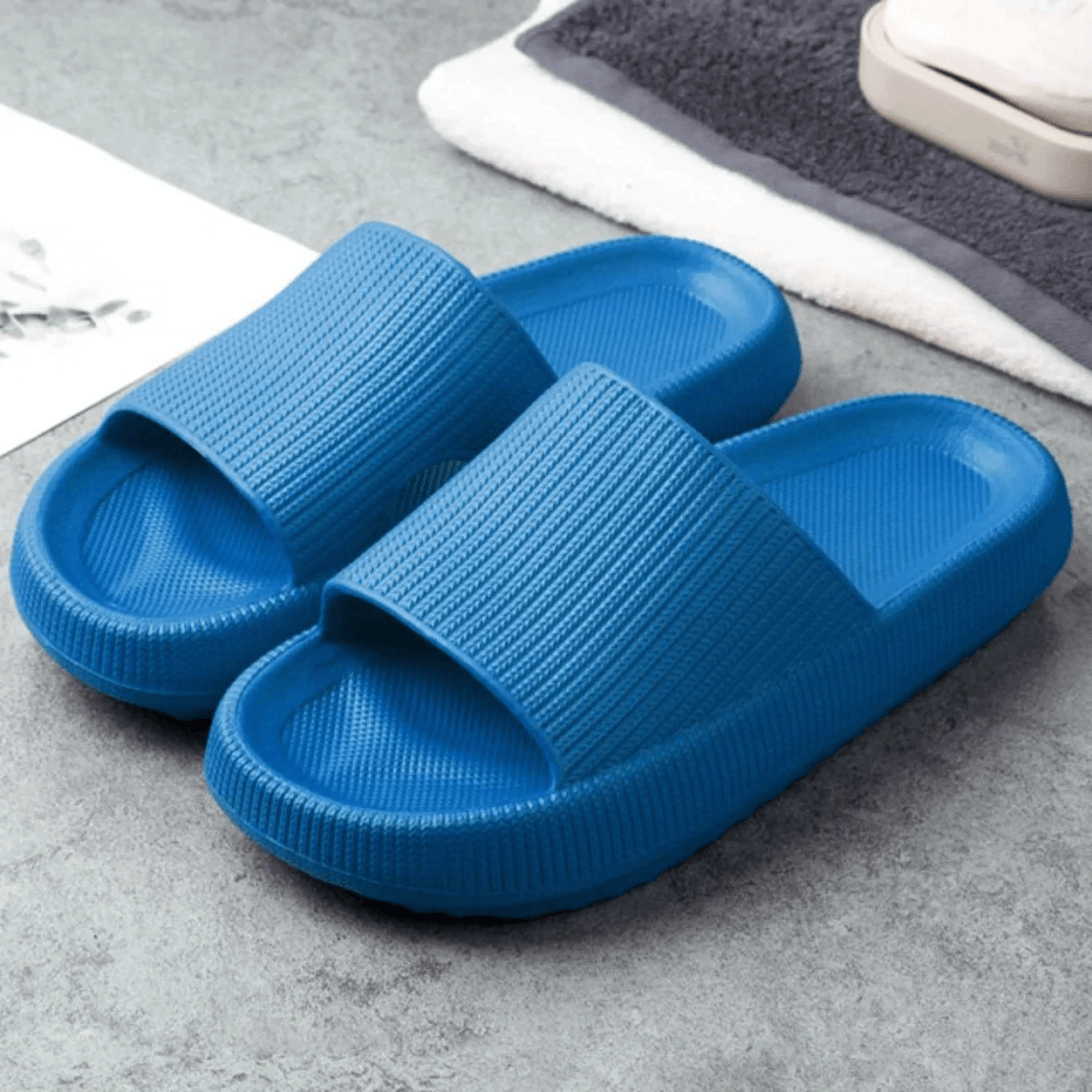 GR | Soft, comfortable slippers