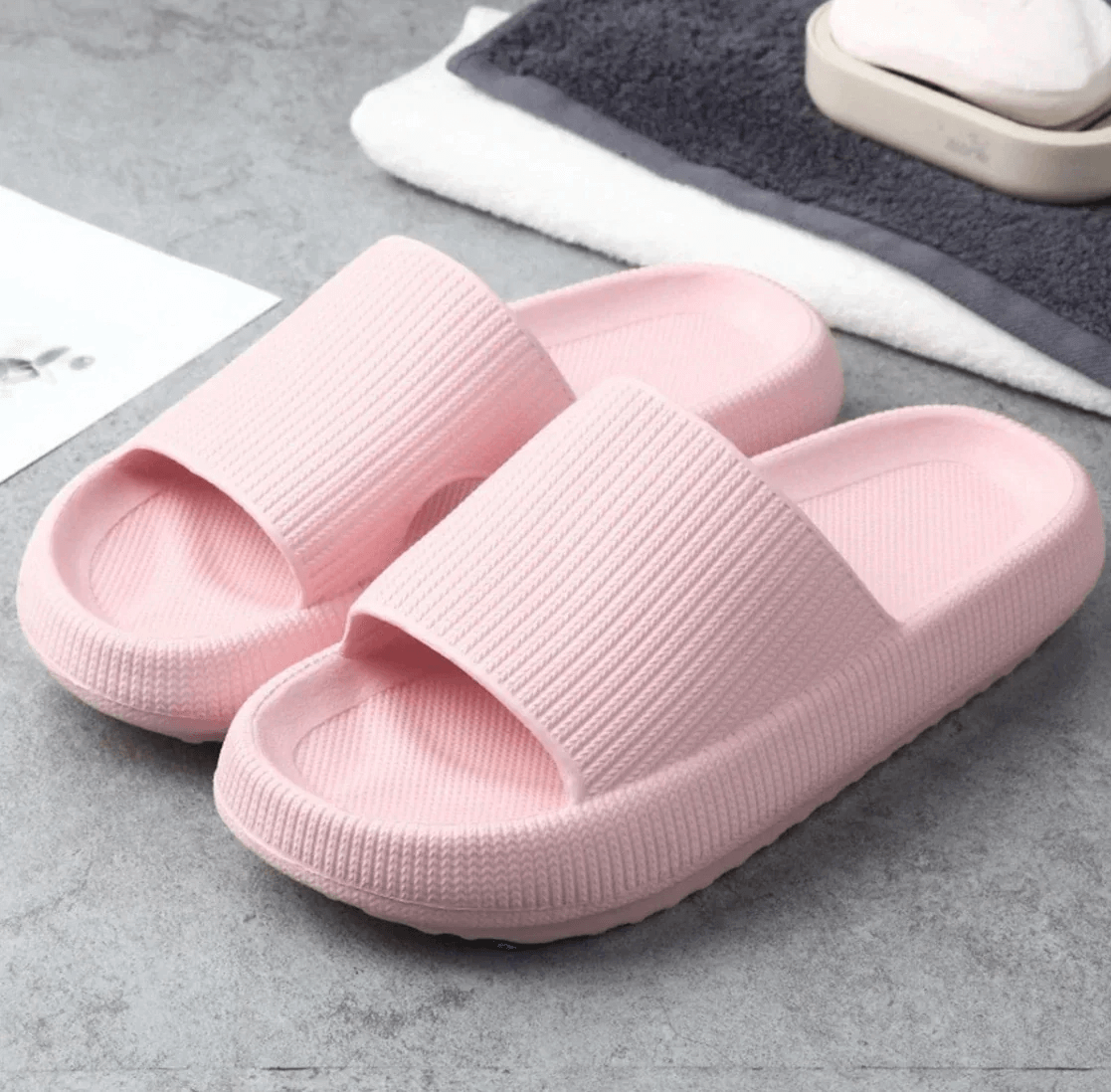 GR | Soft, comfortable slippers