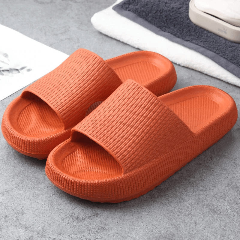GR | Soft, comfortable slippers
