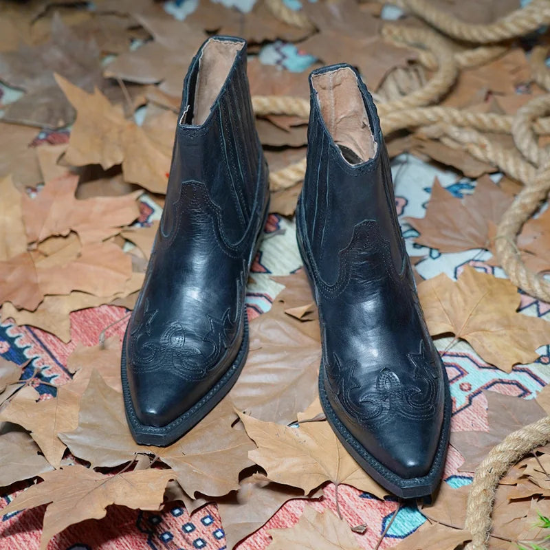 GR - Short cowboy boots for women - Stylish and comfortable