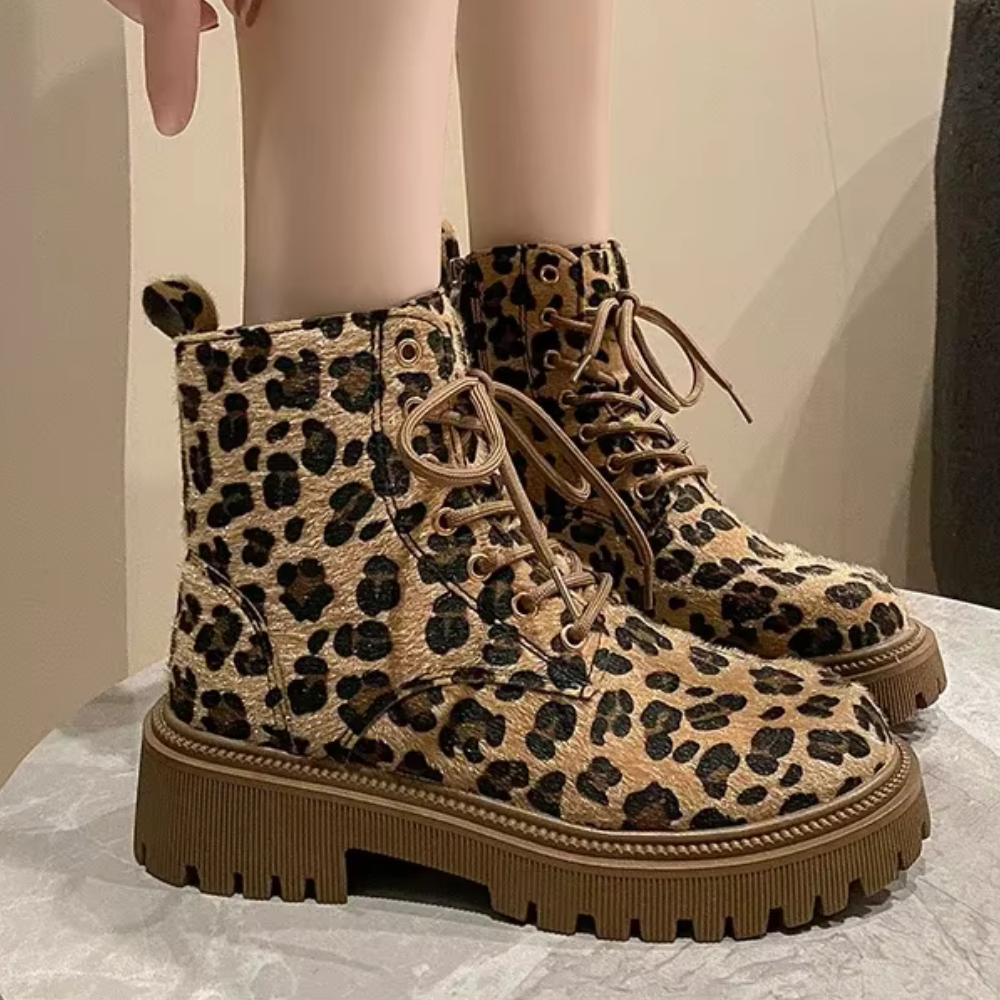GR | Fashionable boots for women