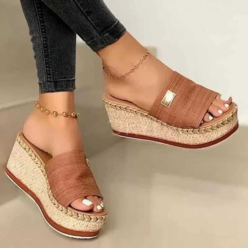 GR | Classic everyday sandals for women