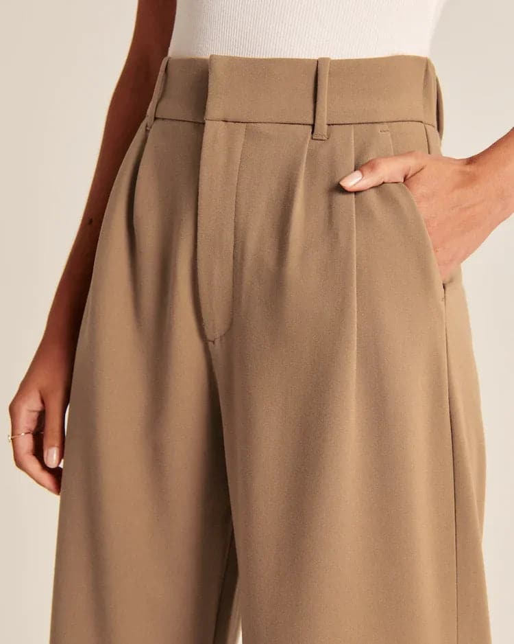 Effortless tailored wide-leg trousers 