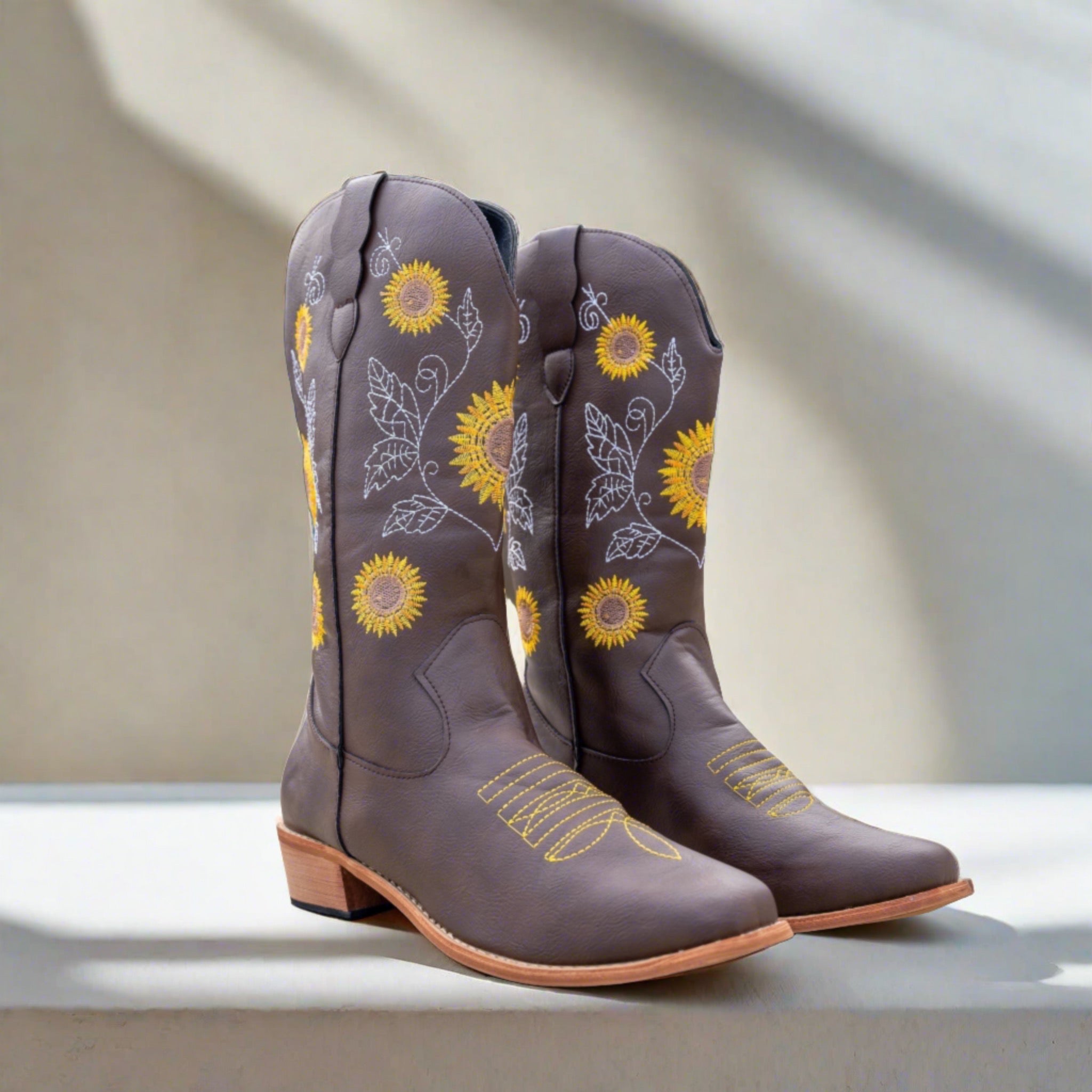 GR | High Cowboy Boots with Sunflower Print