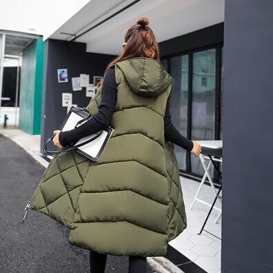 The new casual sleeveless vest, long down jacket with hood