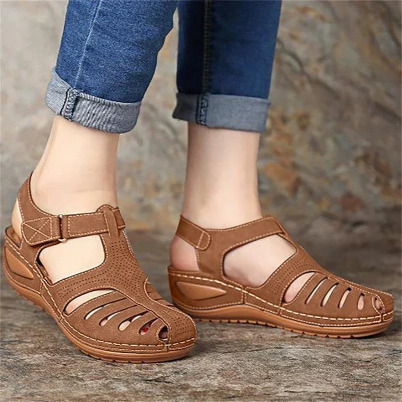 GR | Orthopedic sandals with Velcro closure