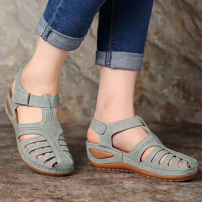 GR | Orthopedic sandals with Velcro closure