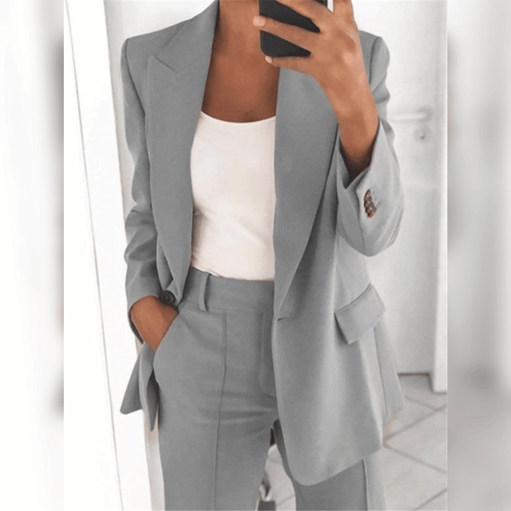 GR | Elegant & Comfortable Suit