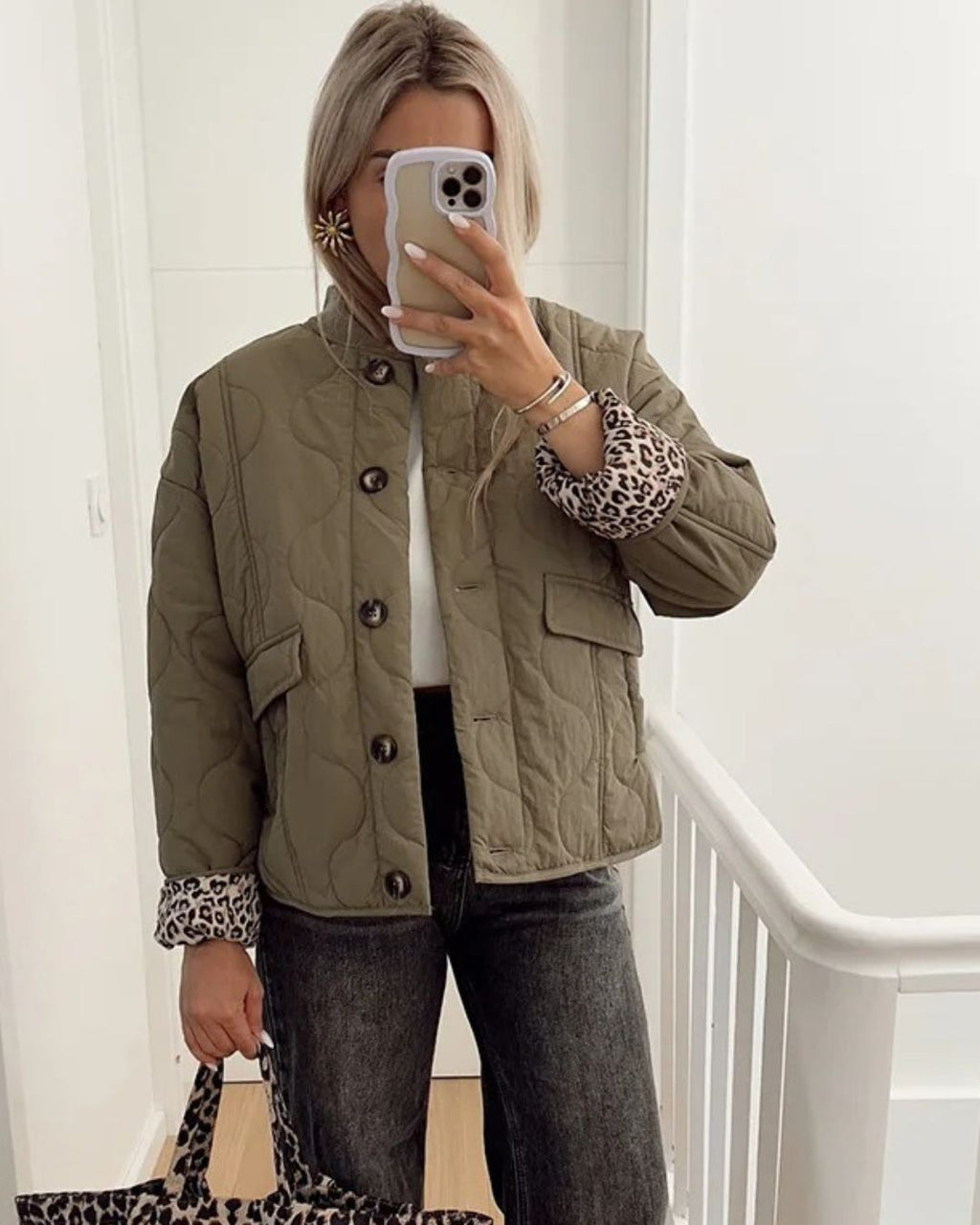 GR | Trendy jacket with leopard print lining