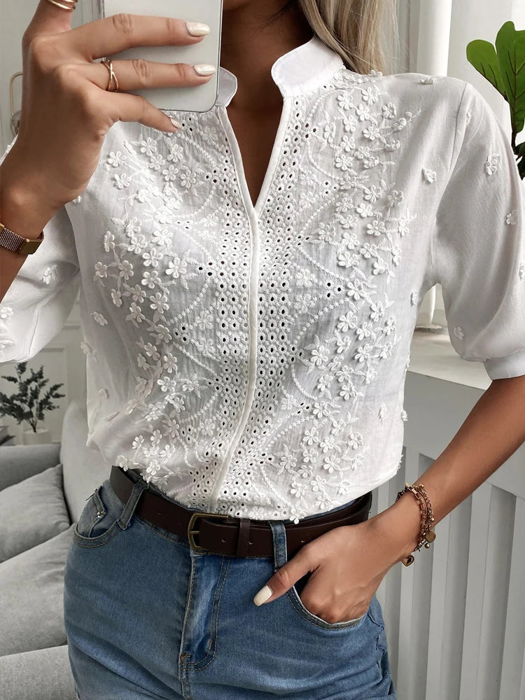 GR | Stylish lace top with V-neck