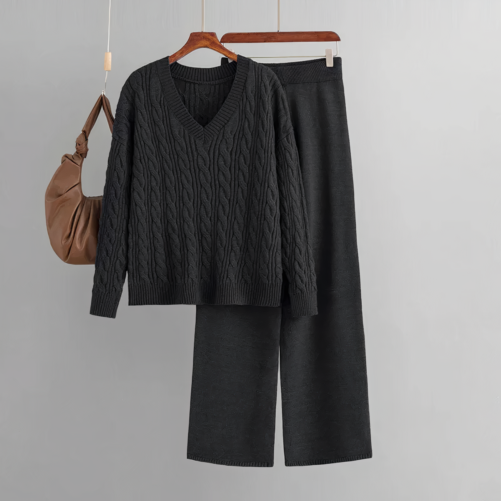 GR - Fashionable set with V-neck