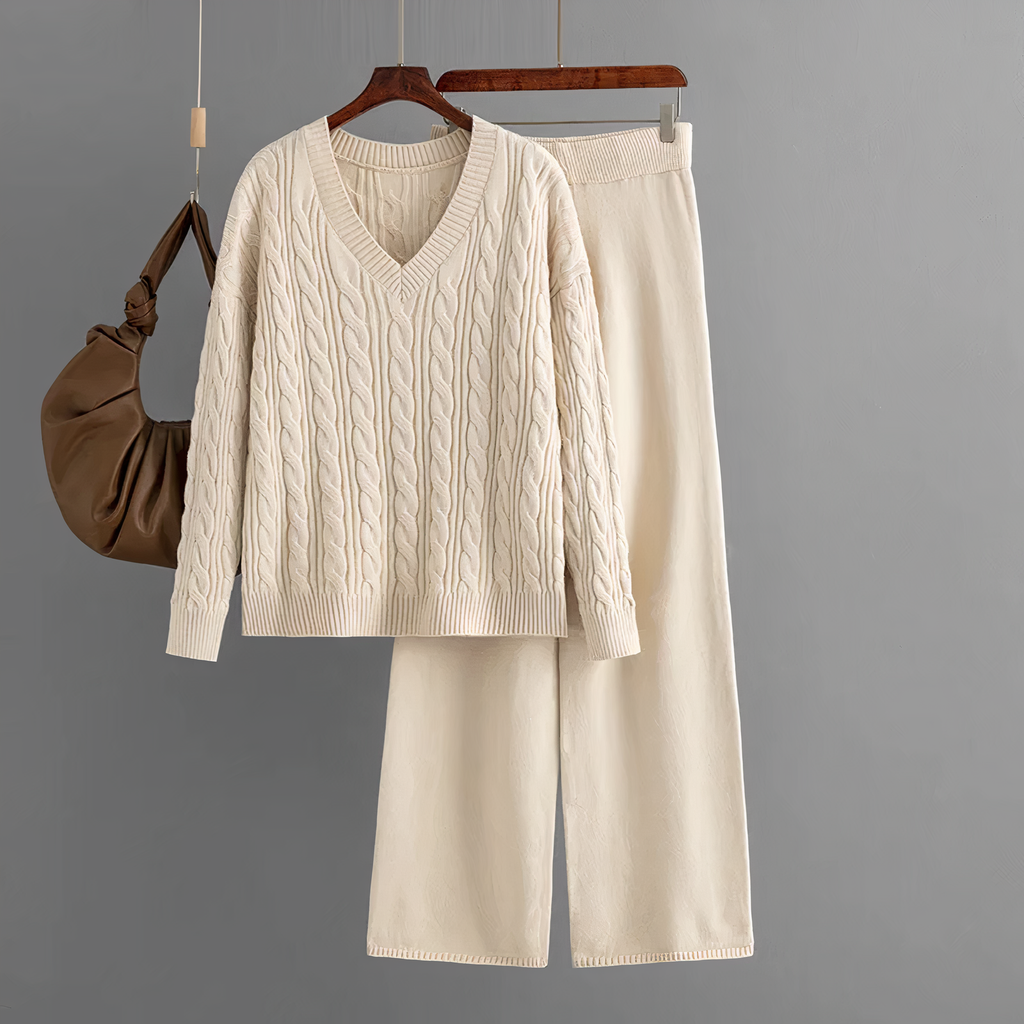 GR - Fashionable set with V-neck
