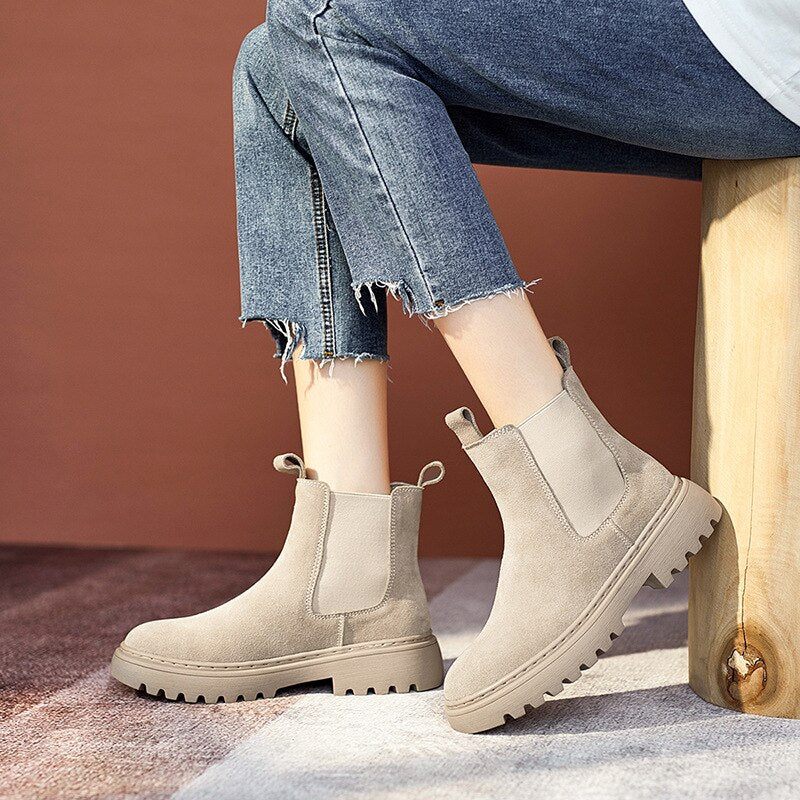 GR | Fashionable ankle boots