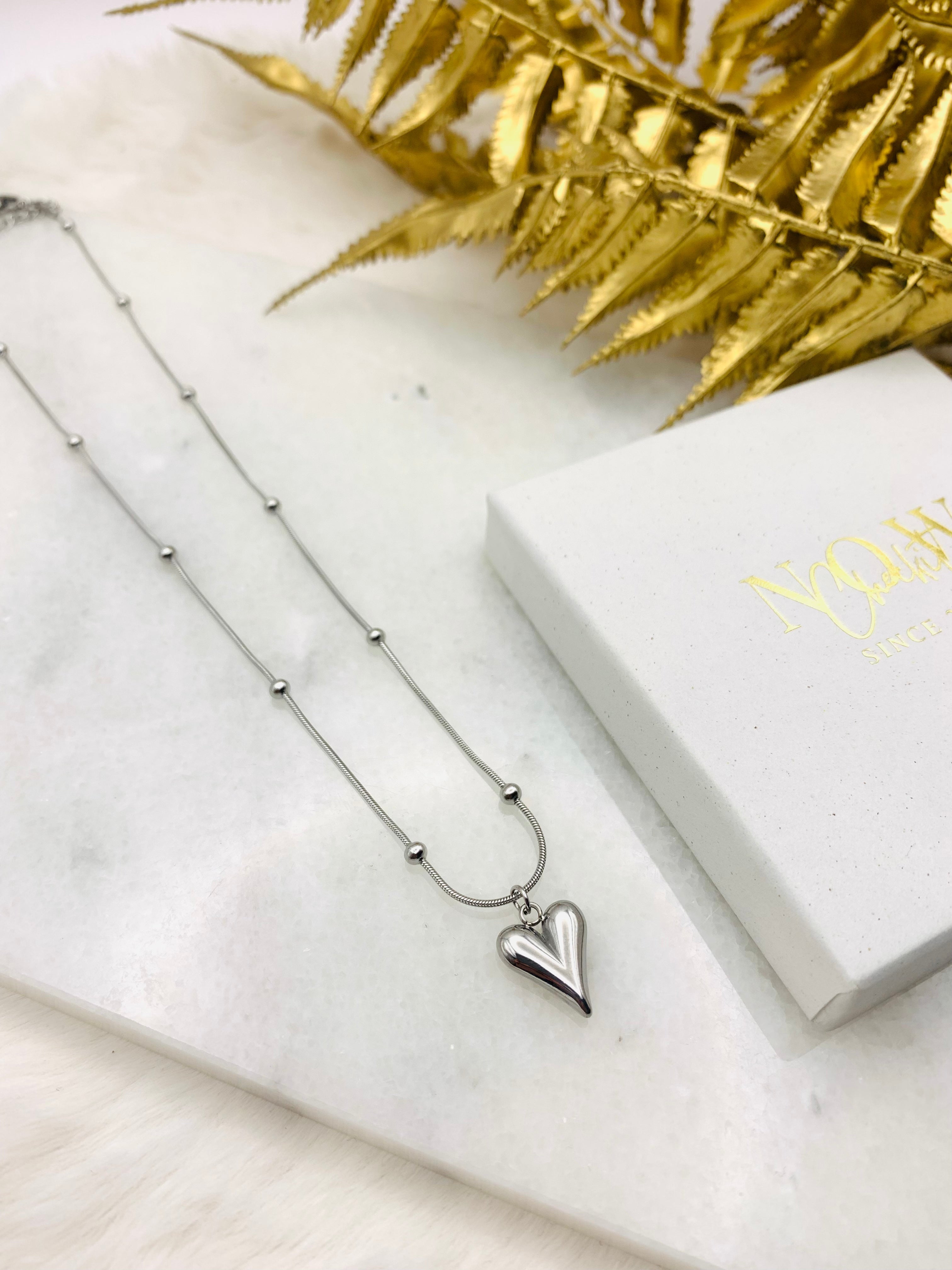 GR | Elegant heart pendant necklaces