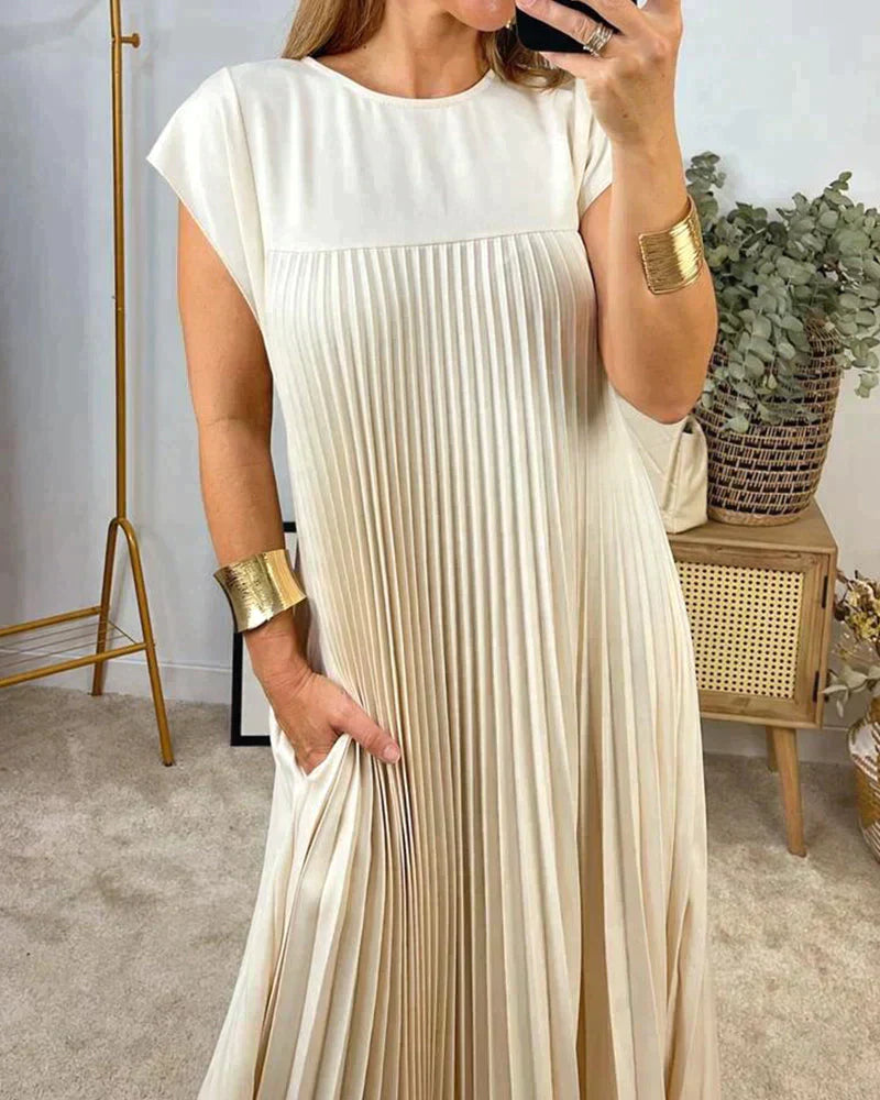 GR | Elegant pleated dress – Timeless and sophisticated