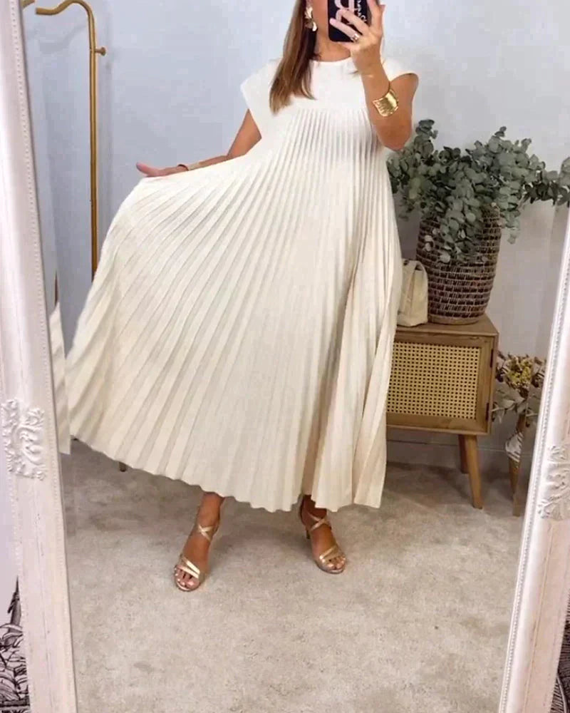 GR | Elegant pleated dress – Timeless and sophisticated